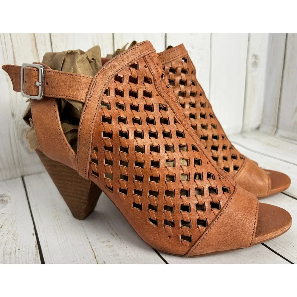 Vince Camuto Woven Leather Peep Toe Booties Blush Pink Cone Heel Sandals 7M 37.5
